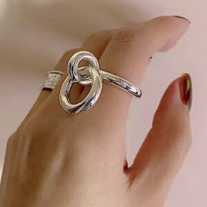 STERLING SILVER INTERLOCKING RING CIRCLE CHARM MINIMALIST